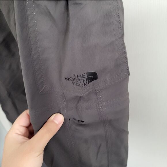 The North Face Convertible pants/shorts - Picture 2 of 7